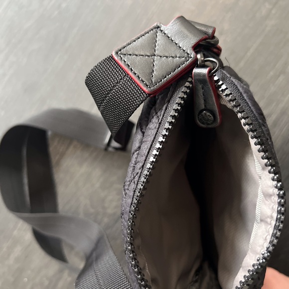 ⭐️MZ Wallace Metro Crossbody⭐️ - Picture 5 of 9